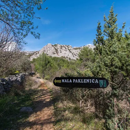 Near Paklenica1 דירה *