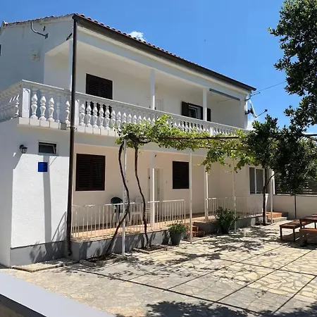 Near Paklenica1 דירה