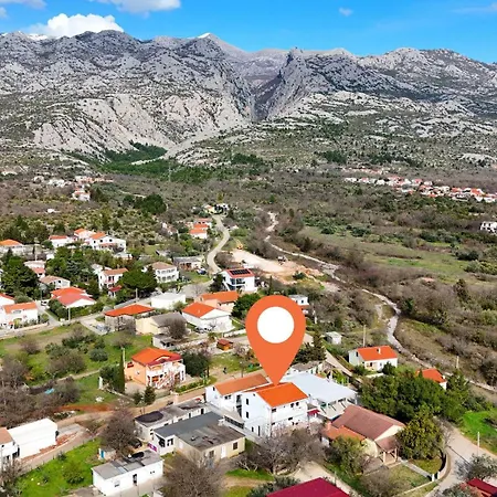 아파트 Near Paklenica1 *